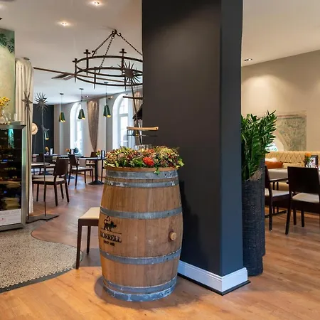 Zur Kloster-muehle 호텔 그로스멕켈젠